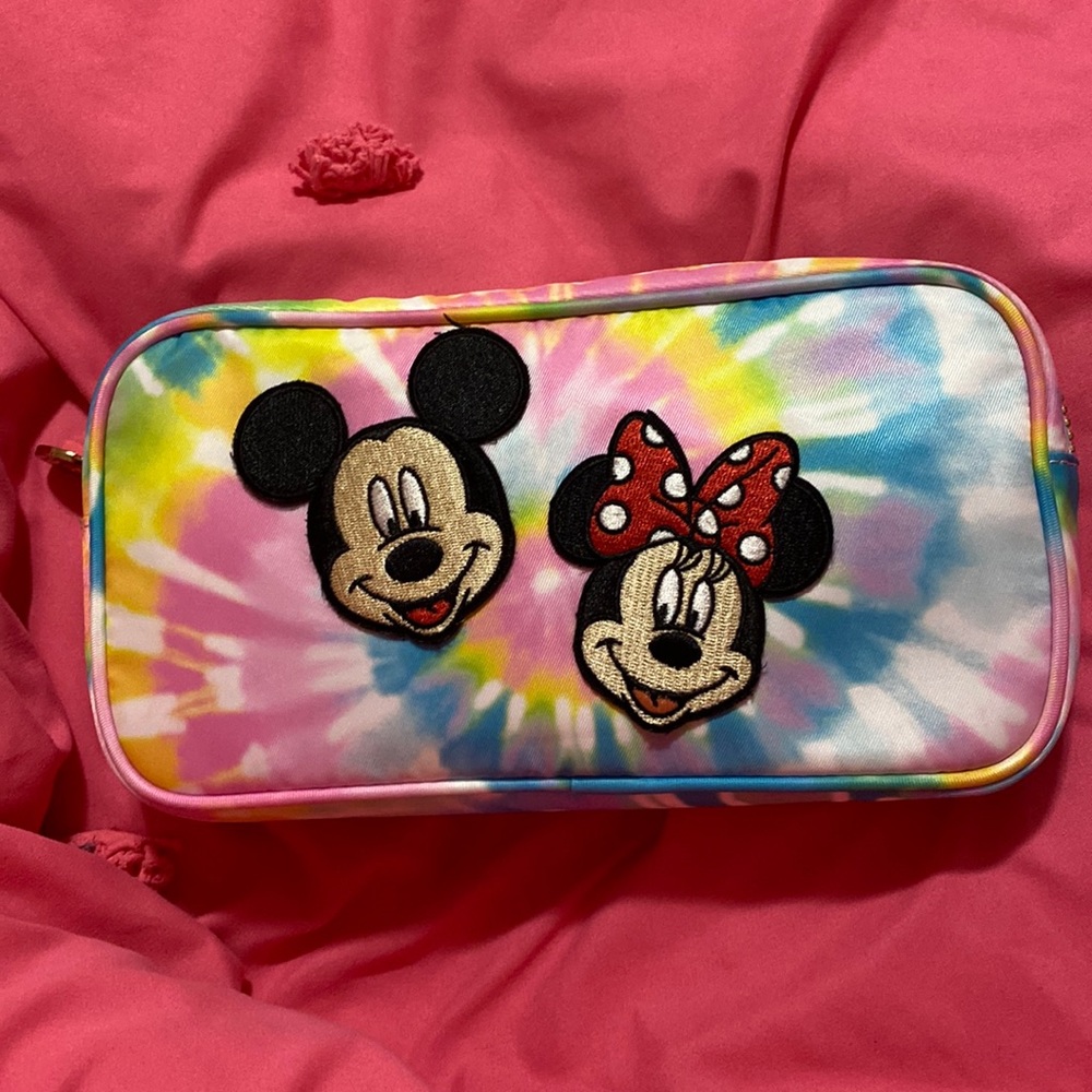 Stoney clover pouch